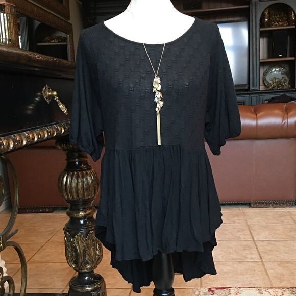 ANTHROPOLOGIE HI-LO Top  - Picture 1 of 9